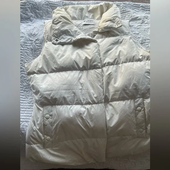 Athleta Cream Puffer Vest LARGE - Picture 8 of 11